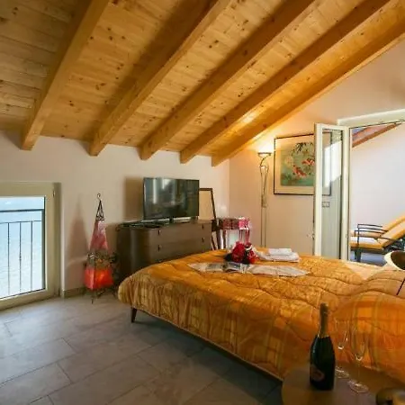 Apartmán Colonno Sleeps 6 Pool
