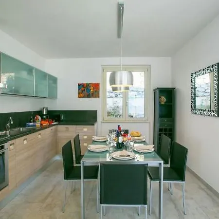 Colonno Sleeps 6 Pool Apartment